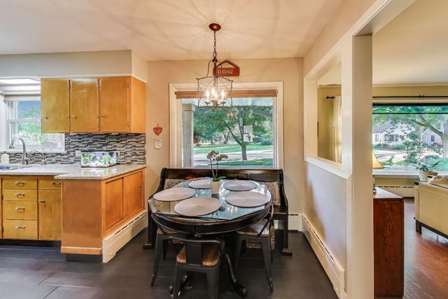 170 Eastview Avenue, Crystal Lake, IL 60014