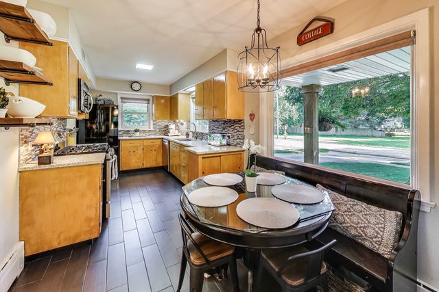 170 Eastview Avenue, Crystal Lake, IL 60014