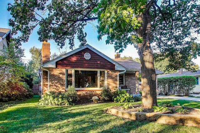170 Eastview Avenue, Crystal Lake, IL 60014