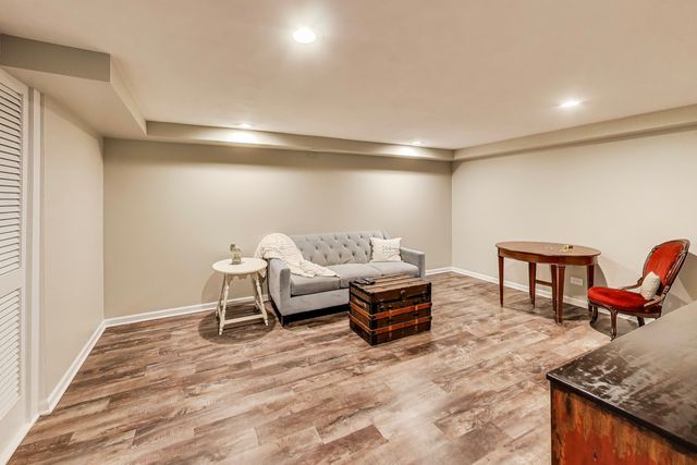 170 Eastview Avenue, Crystal Lake, IL 60014