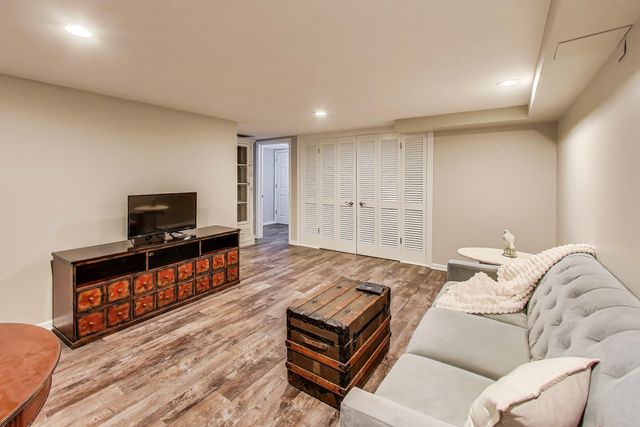 170 Eastview Avenue, Crystal Lake, IL 60014