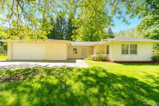 426 Driftwood Avenue, Rochester Hills, MI 48307