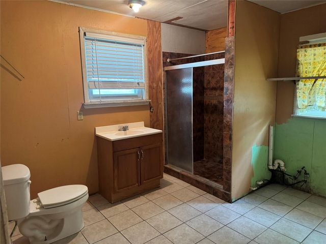 619 N Avenue C, Freeport, TX 77541