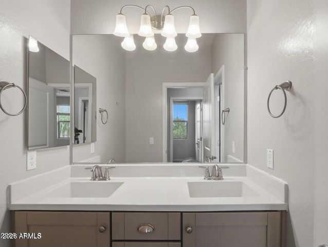 1942 S SYCAMORE Place, Chandler, AZ 85286