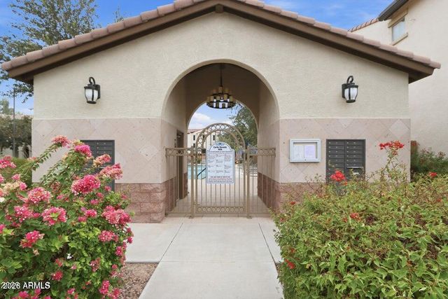 1942 S SYCAMORE Place, Chandler, AZ 85286