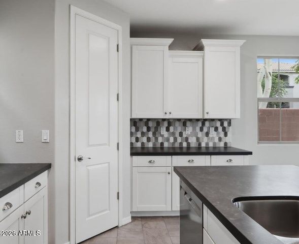 1942 S SYCAMORE Place, Chandler, AZ 85286