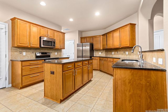 809 Laserra, Cibolo, TX 78108