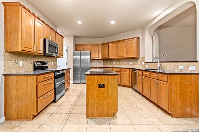 809 Laserra, Cibolo, TX 78108