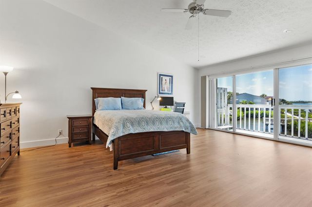 2488 Harbour Cove Drive, Fort Pierce, FL 34949