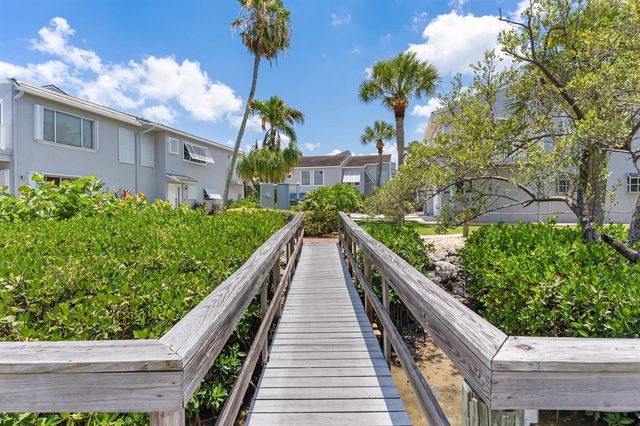 2488 Harbour Cove Drive, Fort Pierce, FL 34949