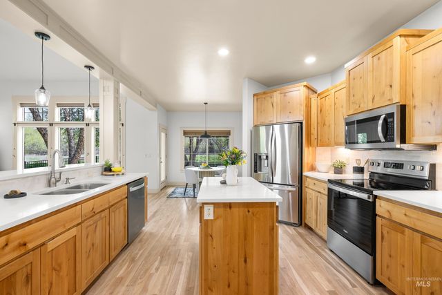 4172 W Miners Farm Dr, Boise, ID 83714