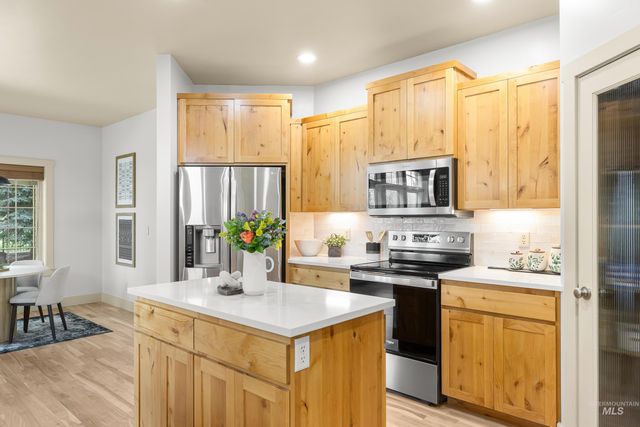 4172 W Miners Farm Dr, Boise, ID 83714