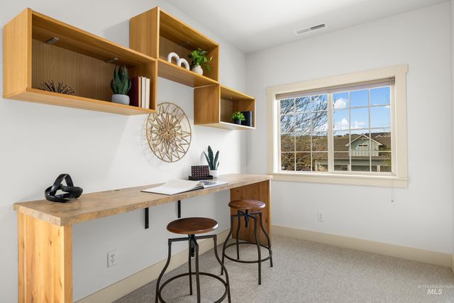 4172 W Miners Farm Dr, Boise, ID 83714