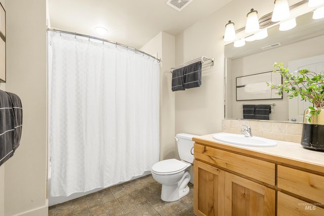 4172 W Miners Farm Dr, Boise, ID 83714