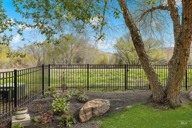 4172 W Miners Farm Dr, Boise, ID 83714