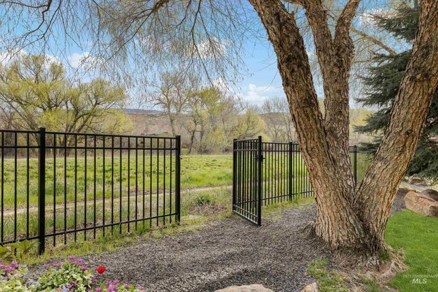 4172 W Miners Farm Dr, Boise, ID 83714