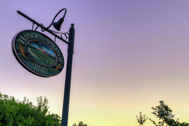 4172 W Miners Farm Dr, Boise, ID 83714