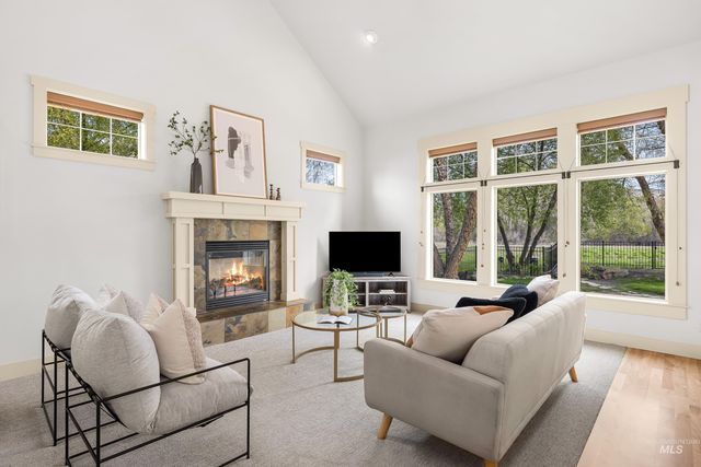 4172 W Miners Farm Dr, Boise, ID 83714