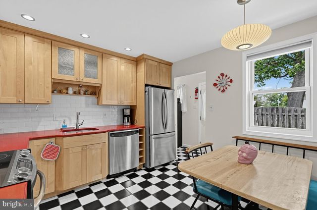 336 10TH AVE, Lindenwold, NJ 08021