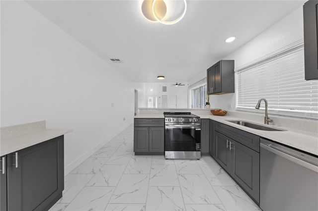 2224 GREENVIEW CIRCLE, Orlando, FL 32808