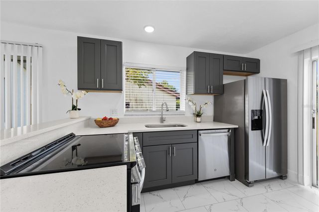 2224 GREENVIEW CIRCLE, Orlando, FL 32808