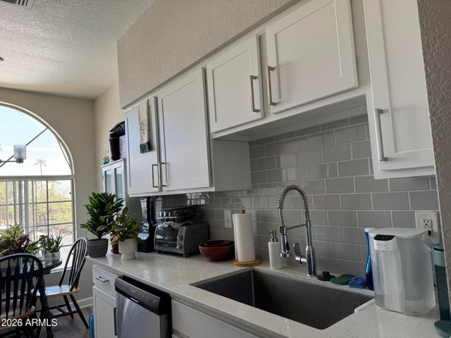 5010 E CHEYENNE Drive OFC, Phoenix, AZ 85044
