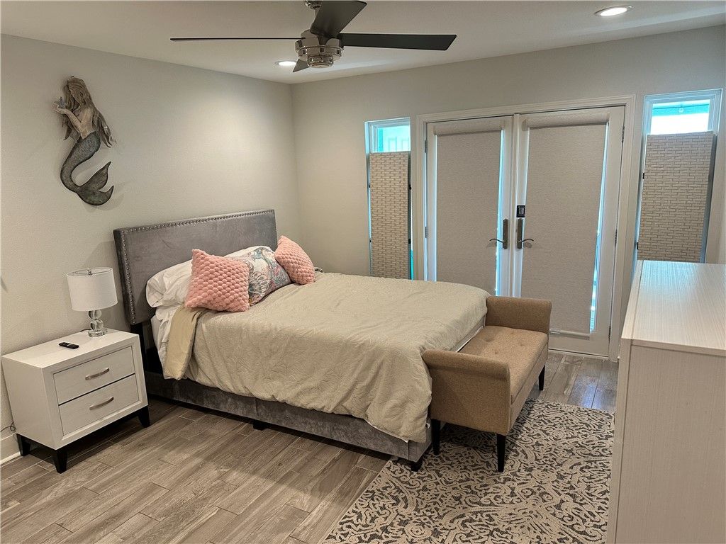 611 Lauderdale Dr 611, Rockport, TX 78382 — photo 5