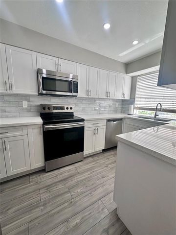 7512 BOLANOS COURT 7512, Tampa, FL 33615