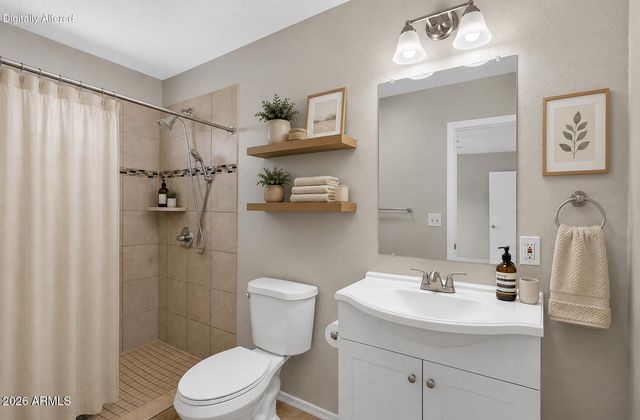 5709 S ROBERTS Road, Tempe, AZ 85283