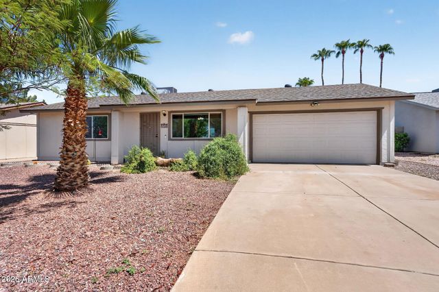 5709 S ROBERTS Road, Tempe, AZ 85283