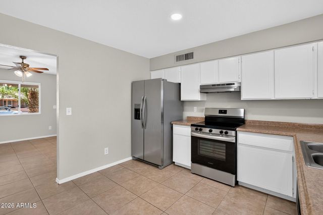 5709 S ROBERTS Road, Tempe, AZ 85283