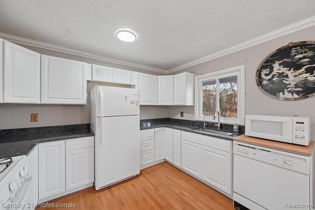 1268 Amarillo Street, Wolverine Lake, MI 48390