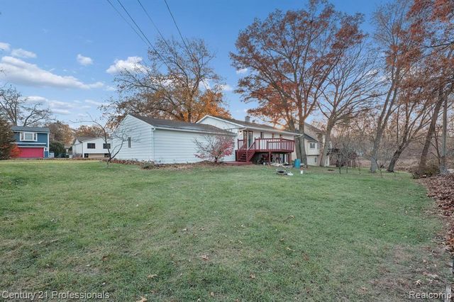 1268 Amarillo Street, Wolverine Lake, MI 48390