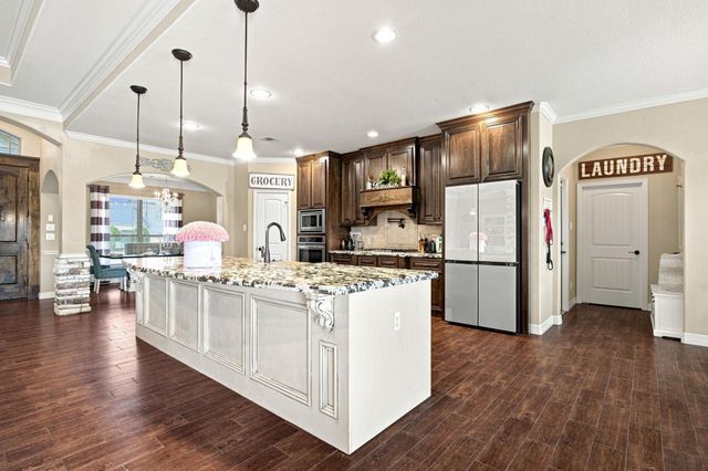 8999 Water Point Drive, Beach City, TX 77523