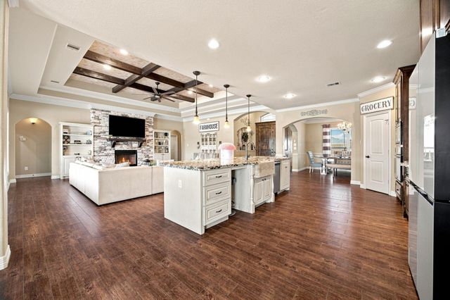 8999 Water Point Drive, Beach City, TX 77523