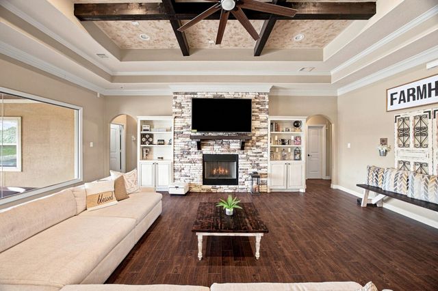 8999 Water Point Drive, Beach City, TX 77523