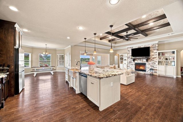 8999 Water Point Drive, Beach City, TX 77523