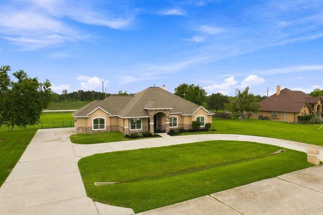 8999 Water Point Drive, Beach City, TX 77523