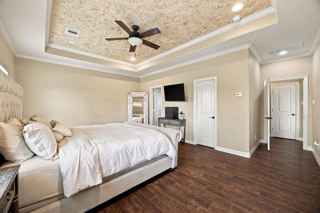 8999 Water Point Drive, Beach City, TX 77523