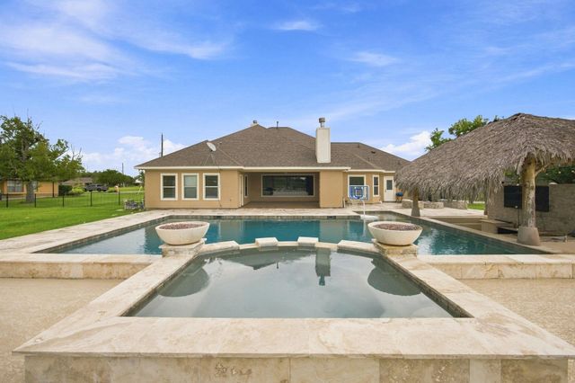 8999 Water Point Drive, Beach City, TX 77523