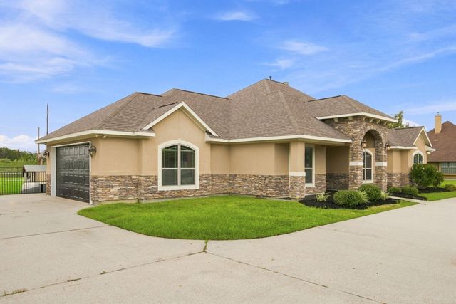 8999 Water Point Drive, Beach City, TX 77523