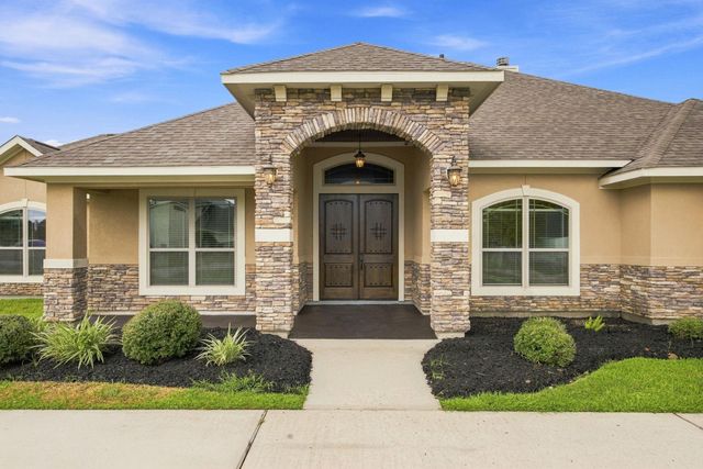 8999 Water Point Drive, Beach City, TX 77523