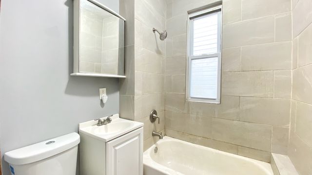 6833 S Green Street, Chicago, IL 60621