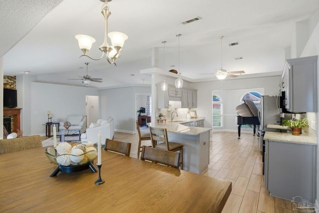 4249 Spindlewick Dr, Pace, FL 32571