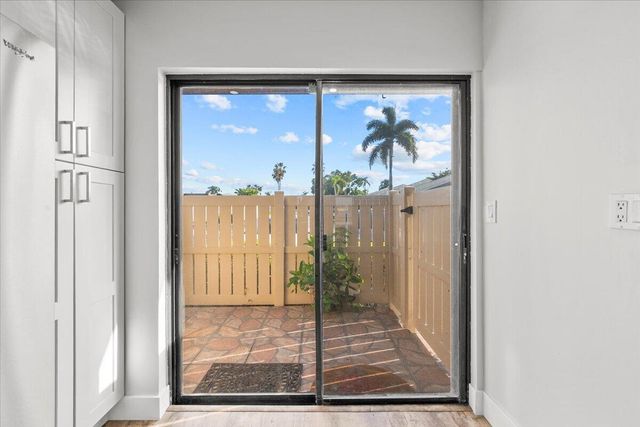 593 Banks Road 593, Margate, FL 33063