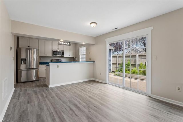 139 Seaside LN, Virginia Beach, VA 23462