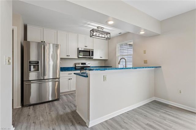 139 Seaside LN, Virginia Beach, VA 23462
