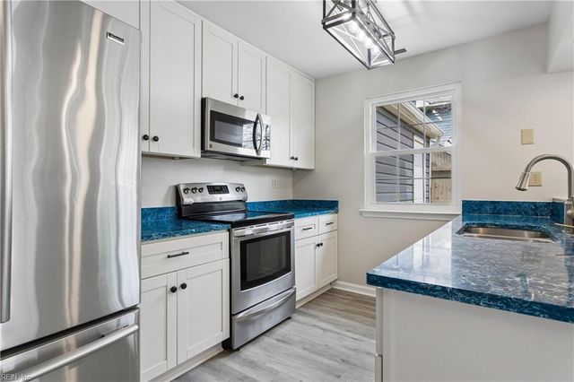 139 Seaside LN, Virginia Beach, VA 23462