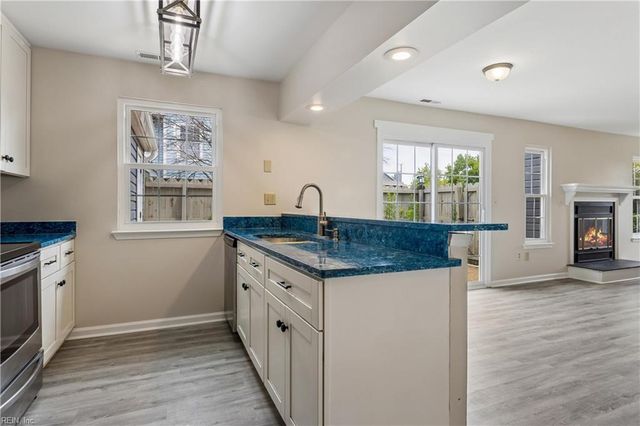 139 Seaside LN, Virginia Beach, VA 23462