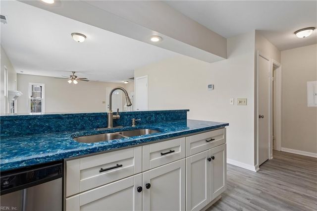 139 Seaside LN, Virginia Beach, VA 23462